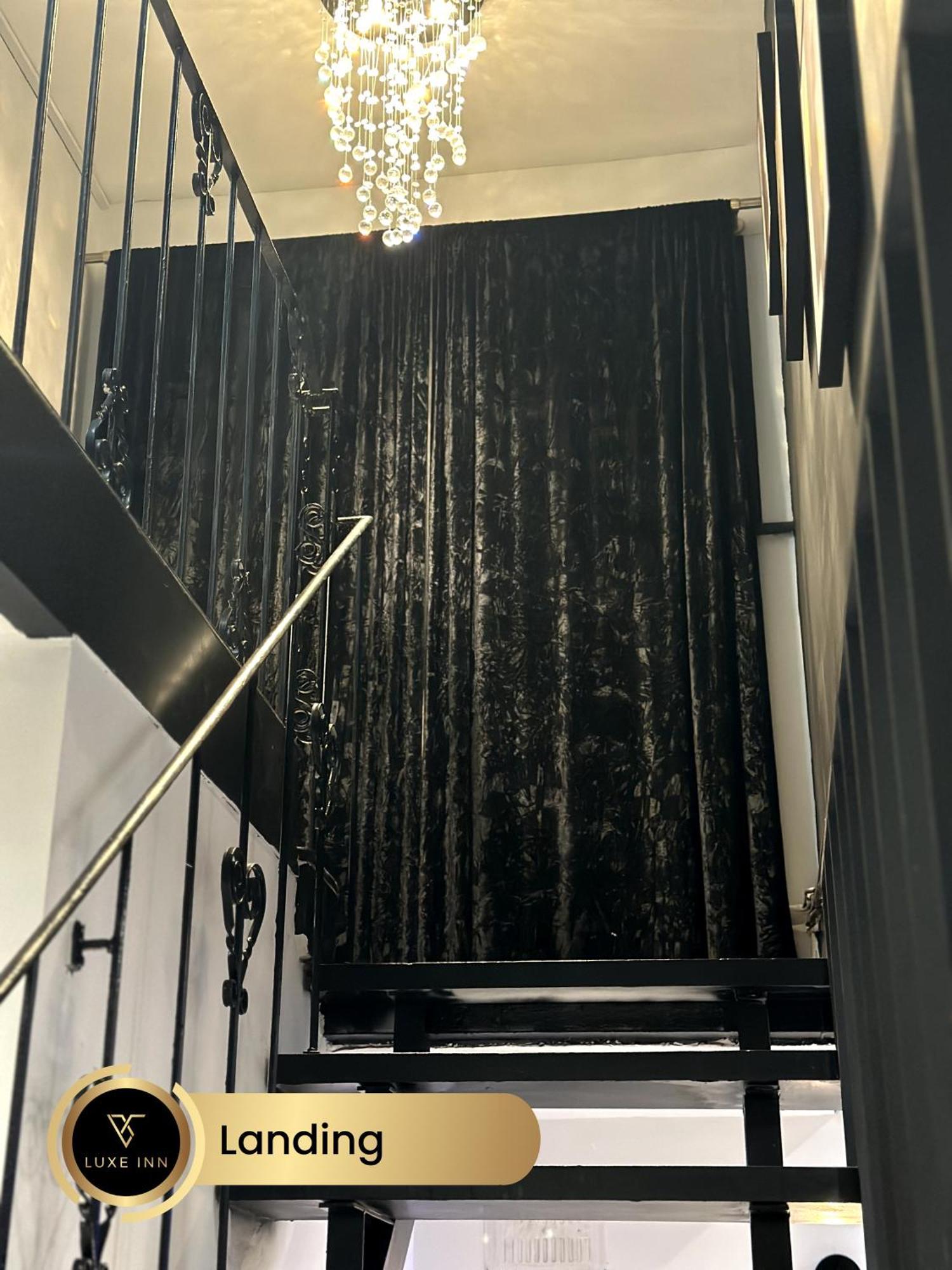 4 Bedroom House, Heathrow Airport, Luxe Inn Colnbrook Ngoại thất bức ảnh