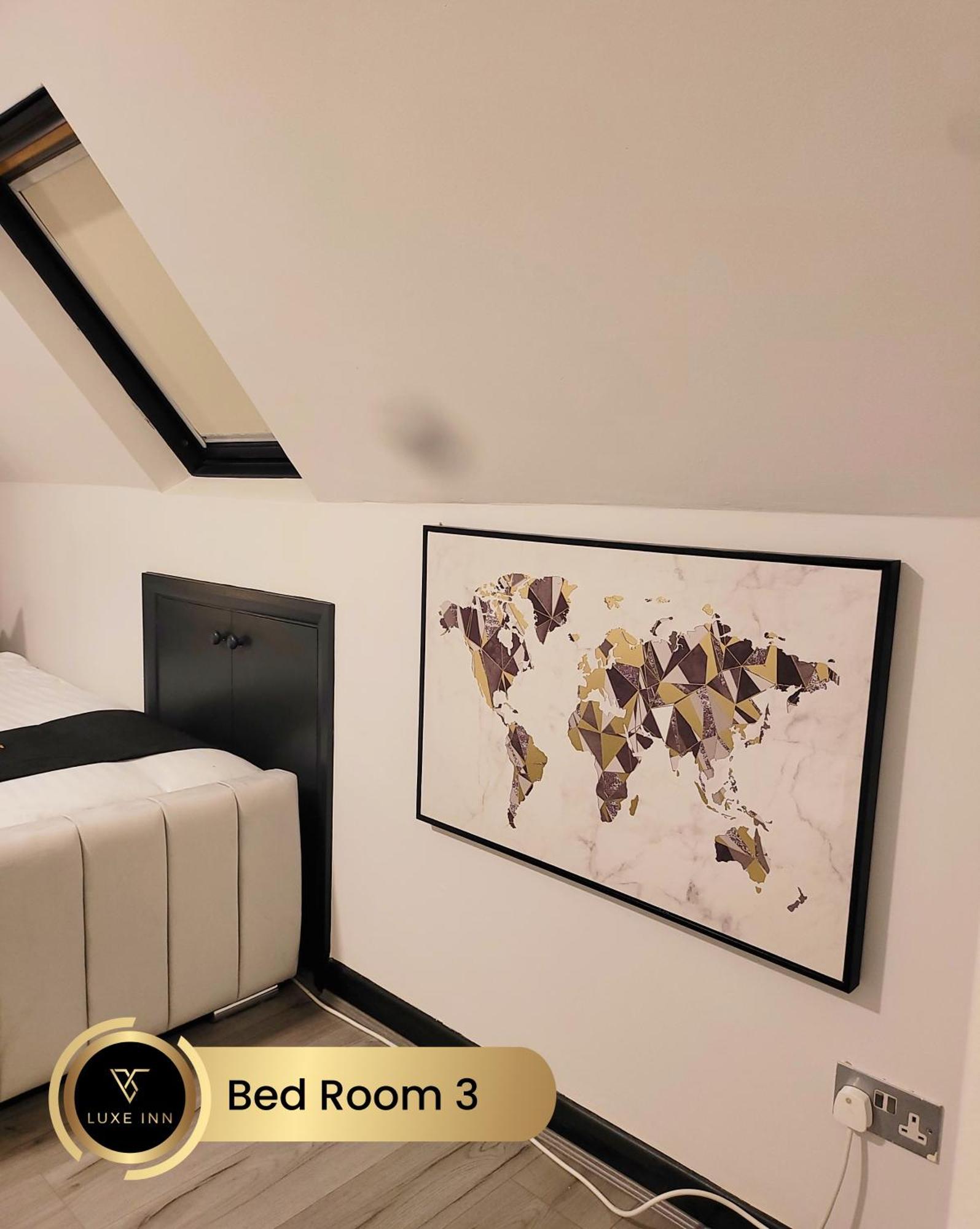 4 Bedroom House, Heathrow Airport, Luxe Inn Colnbrook Ngoại thất bức ảnh