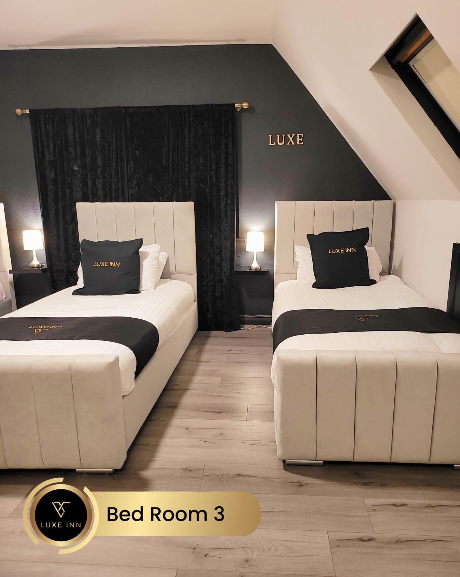 4 Bedroom House, Heathrow Airport, Luxe Inn Colnbrook Ngoại thất bức ảnh