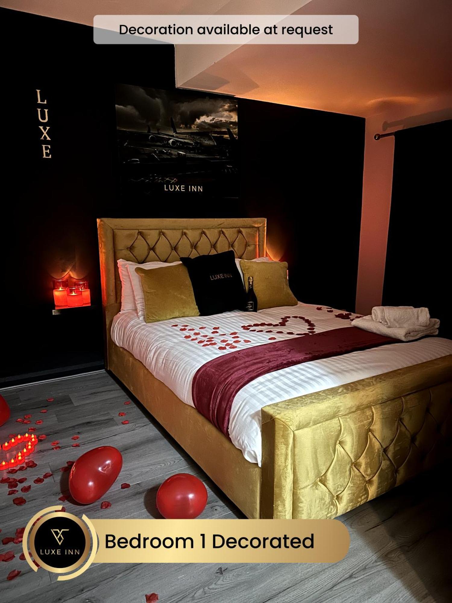4 Bedroom House, Heathrow Airport, Luxe Inn Colnbrook Ngoại thất bức ảnh