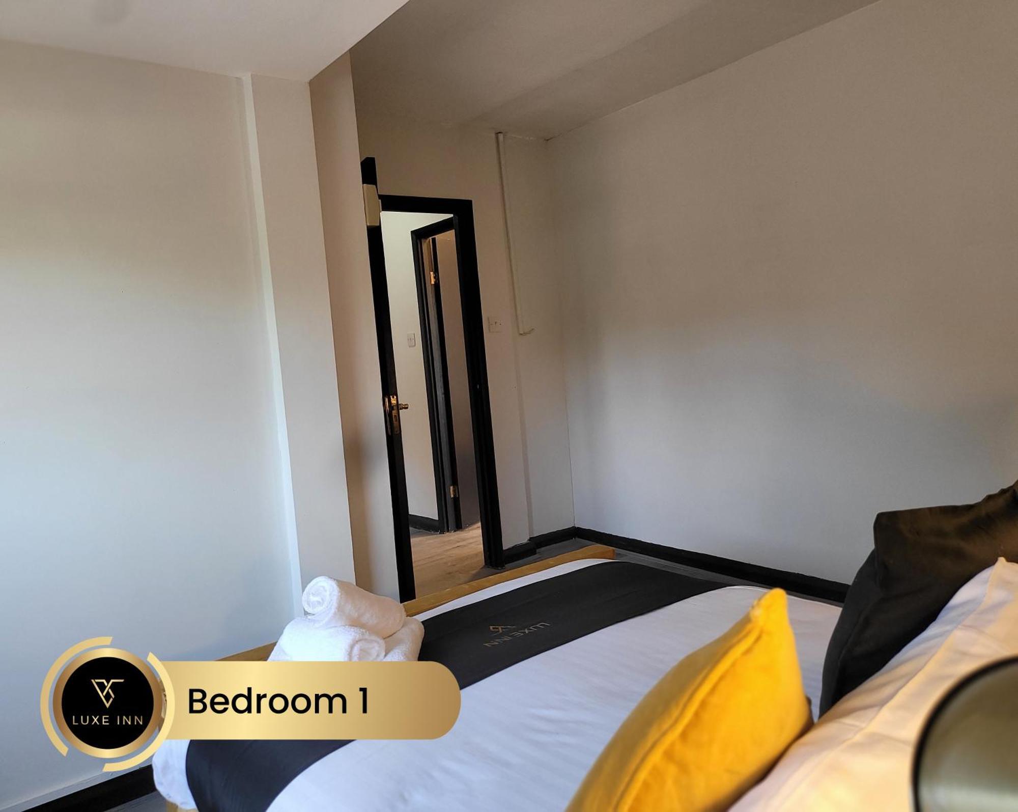 4 Bedroom House, Heathrow Airport, Luxe Inn Colnbrook Ngoại thất bức ảnh